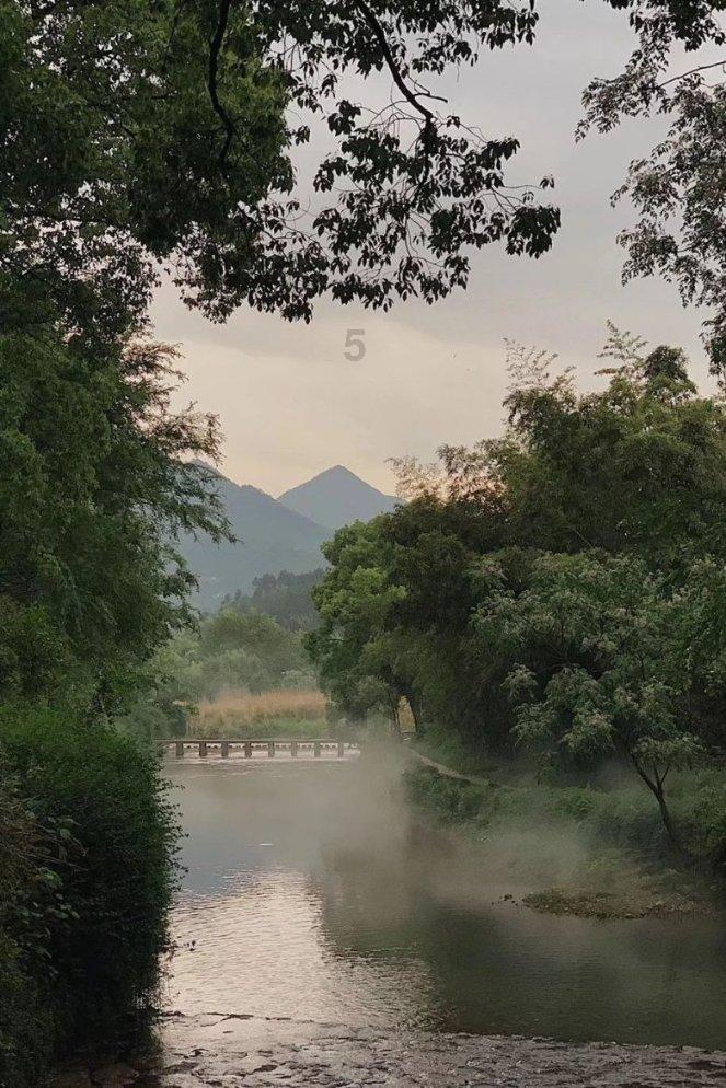 又一明星哭穷,没钱请粉丝吃饭,还有说月薪2万没法活的